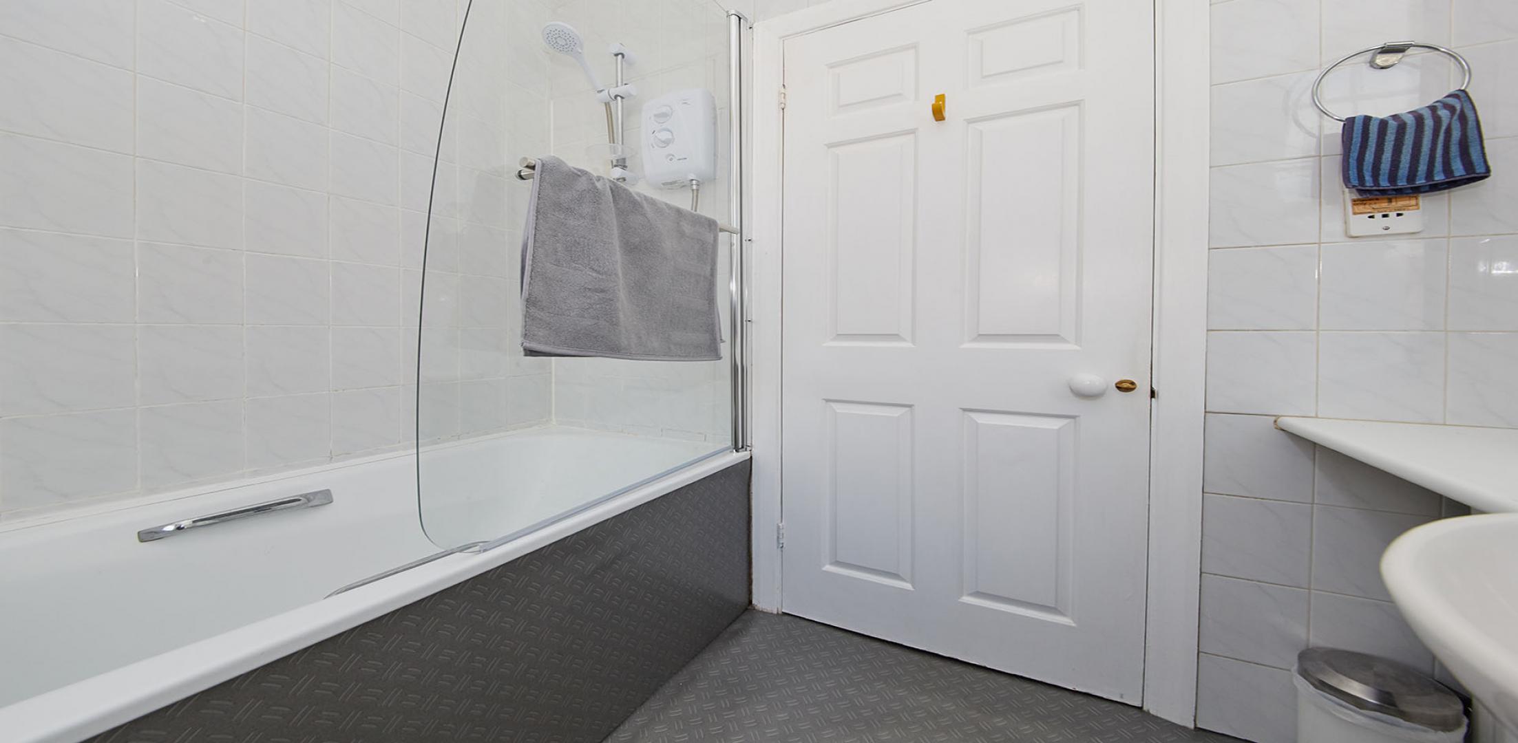 			3 Bedroom, 1 bath, 1 reception Flat			 Aberdare Gardens, WEST HAMPSTEAD